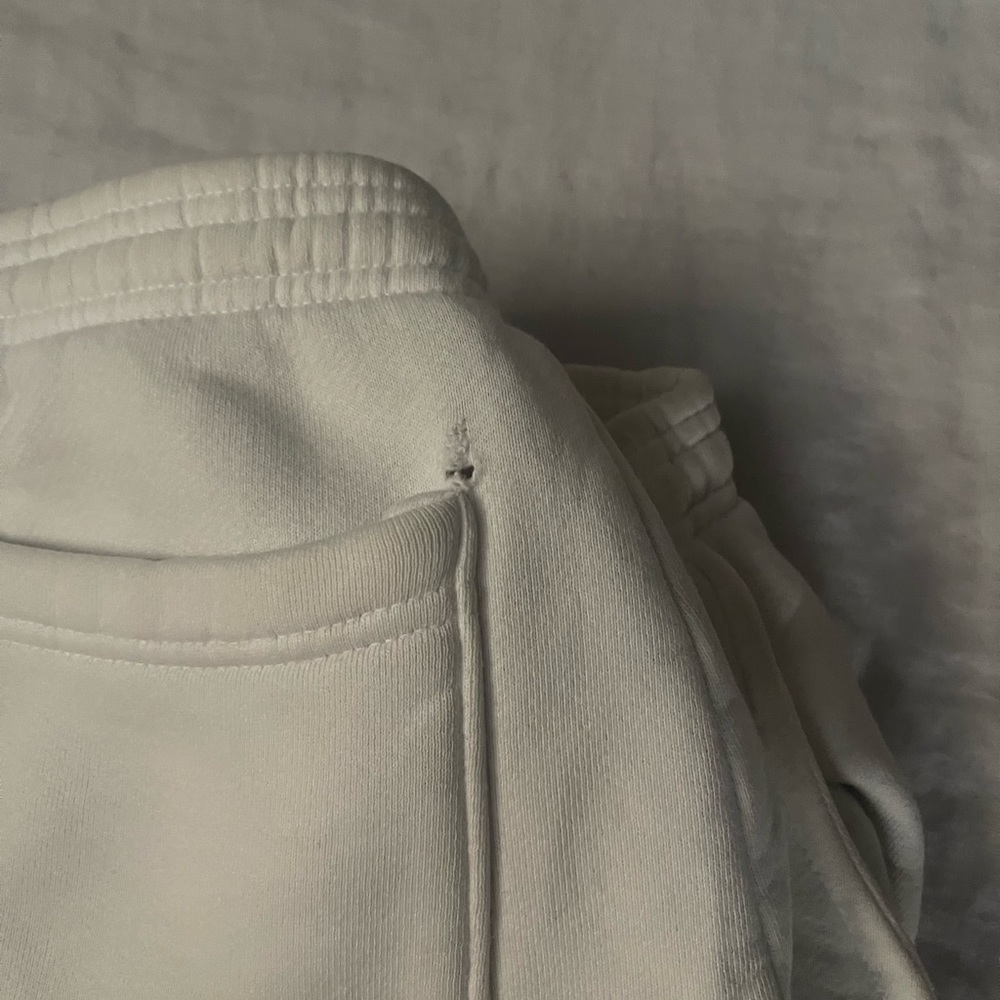 Cherry LA sweatpants - Picture 4 of 5